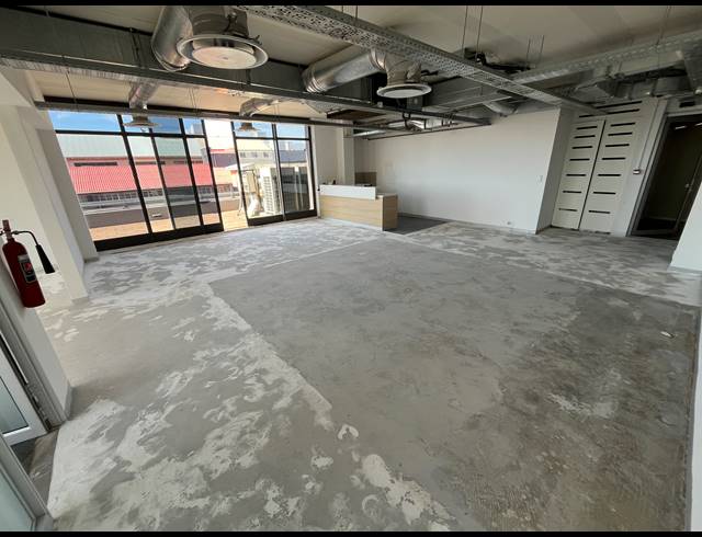 121M² OFFICE TO LET IN WOODSTOCK